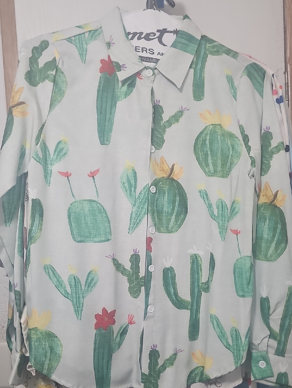 Women's Green Cactus Print Button-Up Shirt - Casual Long Sleeve